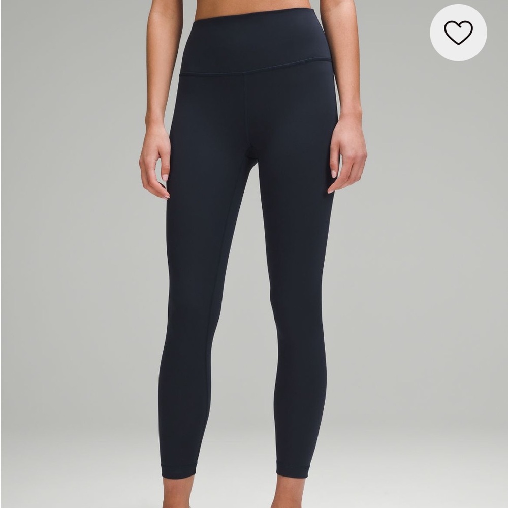 Lululemon navy wunder train 25” size 6